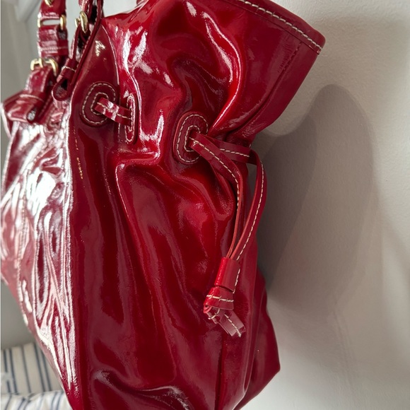 48 hour Sale Dooney & Bourke Vintage Patent Leather Large Red Chiara Bag EUC - Picture 7 of 15